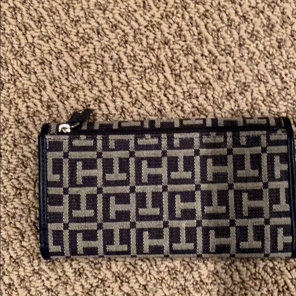 Tommy Hilfiger wallet - Picture 2 of 4
